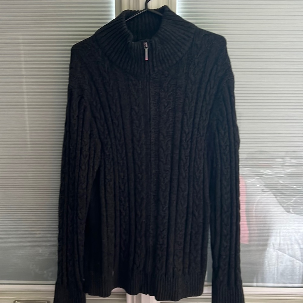 Men’s zipped Sweater